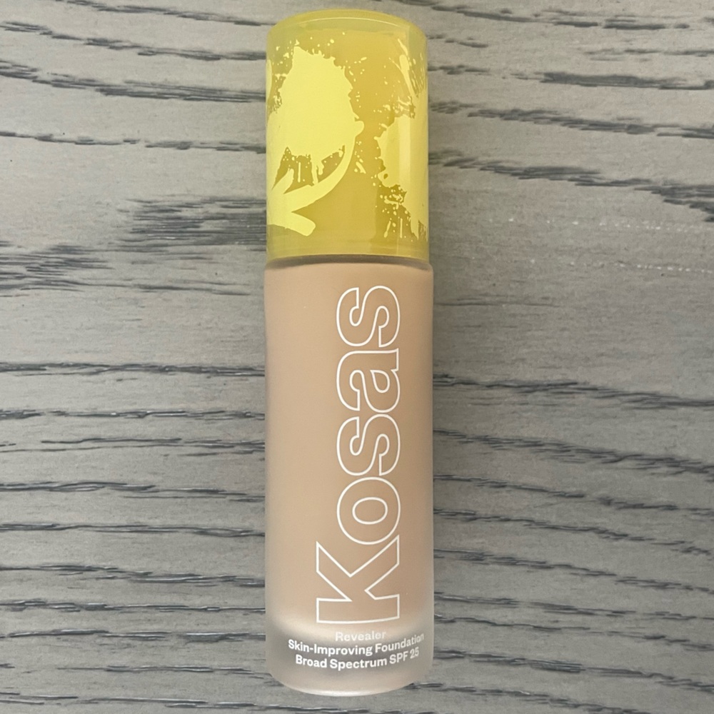 Kosas Revealer Foundation Shade 220 SPF 25 w/Hyaluronic Acid & Niacinamide
